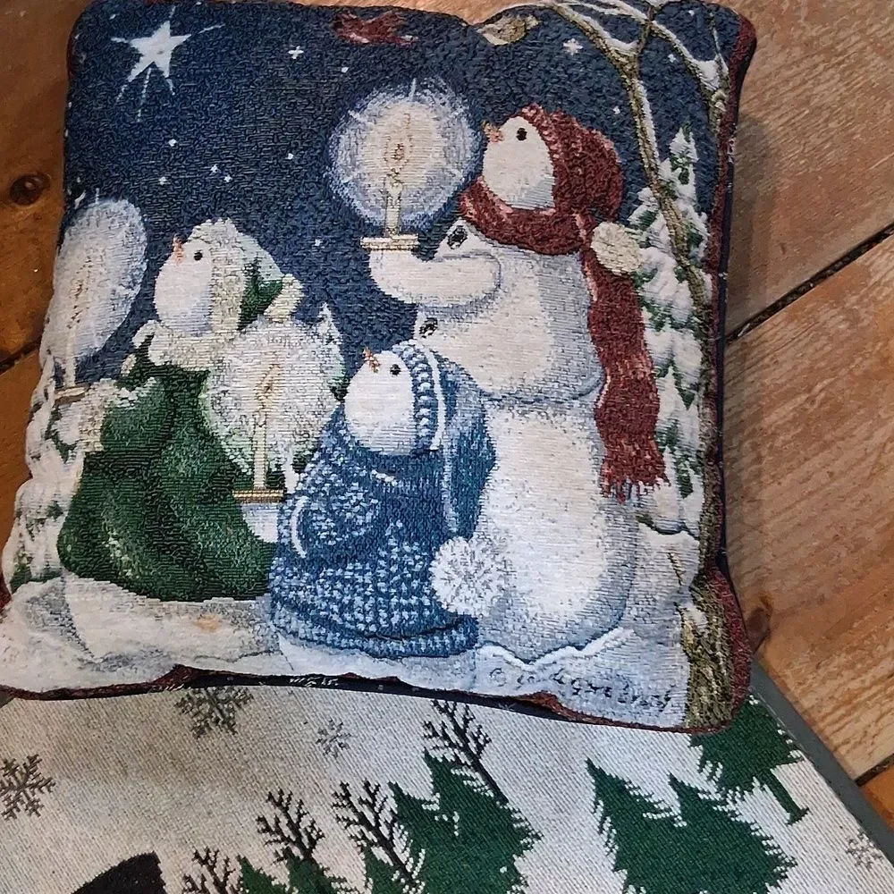 Vintage winter tapestry pillow and‎ like new door mat